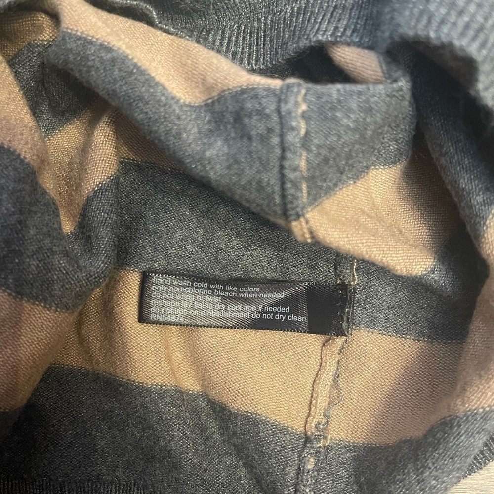 The Limited Striped Sweater Size XS - Picture 3 of 4